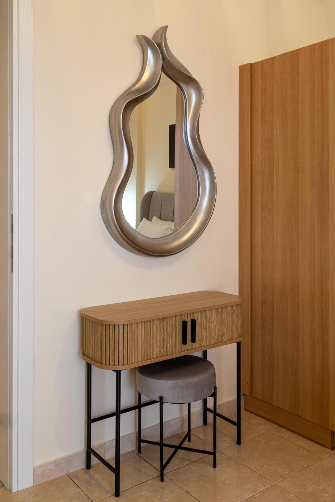 Iliana Apartments โตโล ภายนอก รูปภาพ